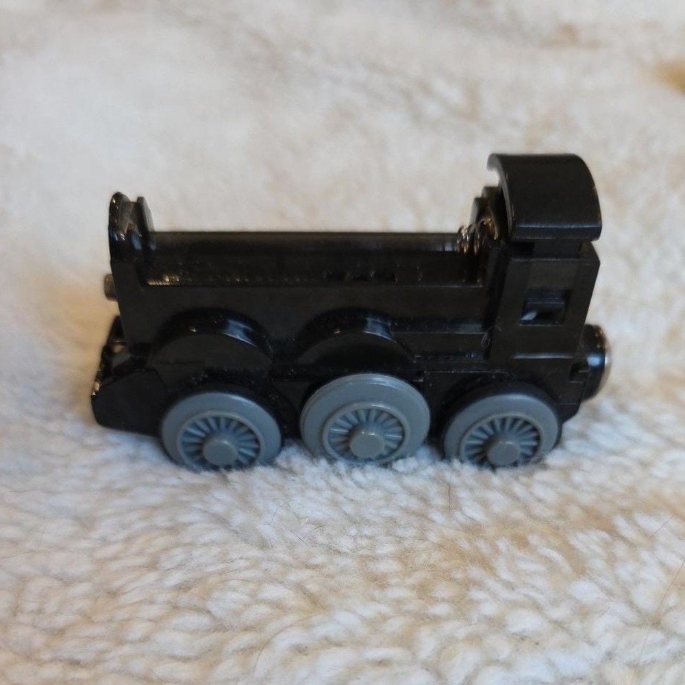 Mattel Thomas & Friendsβ Die Cast James Train "Incomplete" Head Light Works
